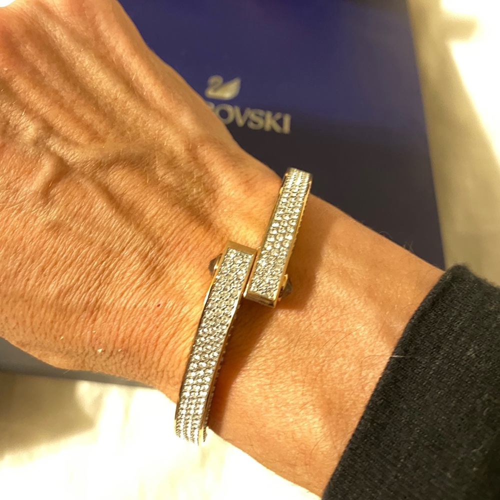 REDUCED: Swarovski NWT, box, gift bag and reciept